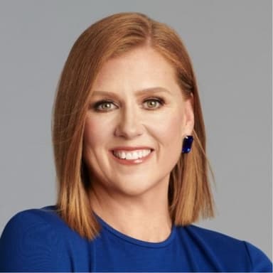 Portrait of Krista Phillips, Chief Customer Officer at M&T Bank